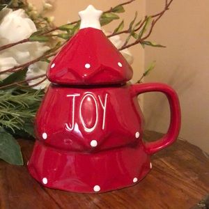 RAE DUNN RED CHRISTMAS TREE SHAPE COFFEE/TEA CUP WITH A LID